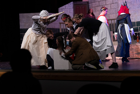 26PHSDRAMA-57